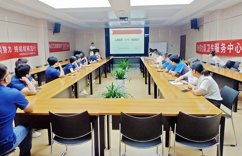 8月9日，陕西福迪汽车贸易有限公司邀请未央宫社区服务中心健康科普团队进店开展了健康知识讲座暨健康体检，全体员工参加。